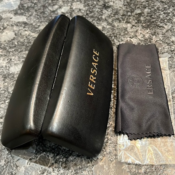 Versace Black Clamshell Eyewear Case with Silk Cloth - Picture 4 of 4